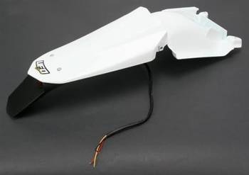 UFO KOTFLÜGEL HINTEN HUSQVARNA 4T '08-'09 MIT LAMPE